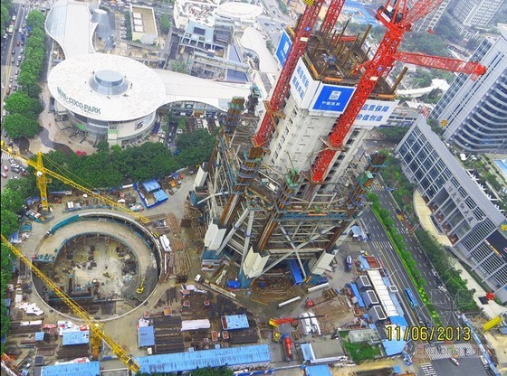 超高层建筑爬模施工方案资料下载-超高层建筑液压爬升模板技术介绍及应用（附多图）