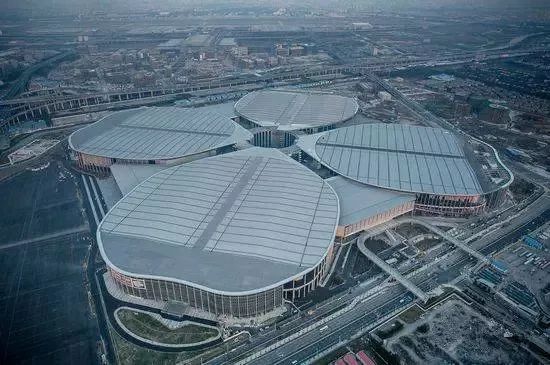 上海国际博览会展中心资料下载-BIM技术助力进博会为“四叶草”打造钢铁脊梁
