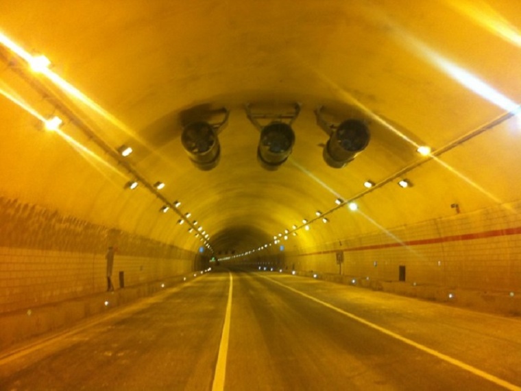 黄土隧道施工工艺资料下载-大跨度黄土公路隧道偏心CD环形开挖施工工法