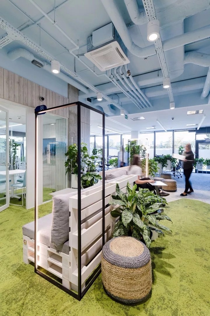 波兰以生态植物打造的Nordea总部办公空间室内实景图 (2)