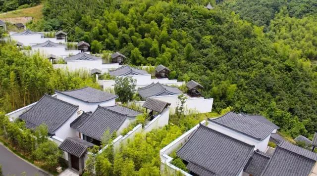 杭州九里云松度假酒店景观资料下载-16家超高颜值的度假酒店