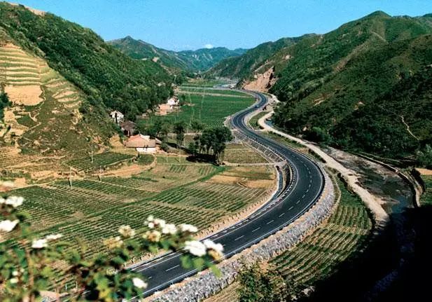 中国最早的十条高速公路，如今还好吗？_13