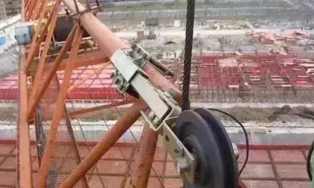 重大事故 | 3月20日马鞍山在建工地三台塔吊同时倒塌！！_7