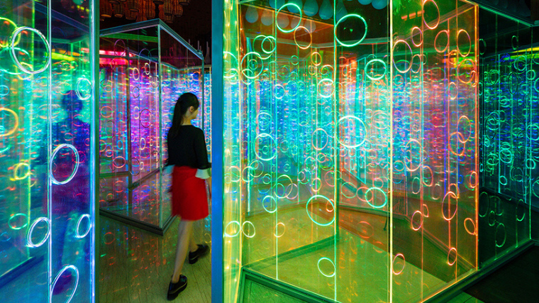 海南鲁能灯光艺术节-brut-deluxe-yuzhou-immersive-light-installation-designboom-06