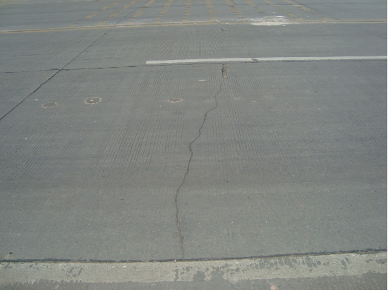 混凝土路面快速修复资料下载-水泥混凝土路面存在的问题与对策