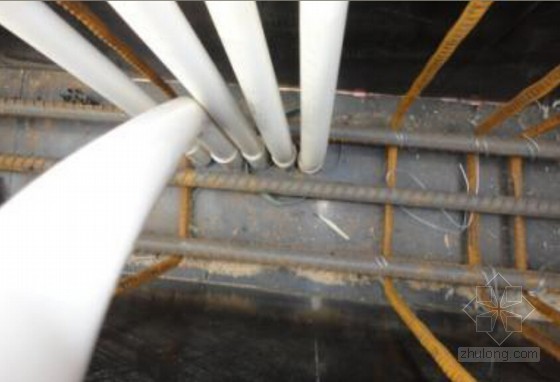 PVC管质量标准资料下载-[QC成果]预埋线管梁底模免开孔技术创新汇报
