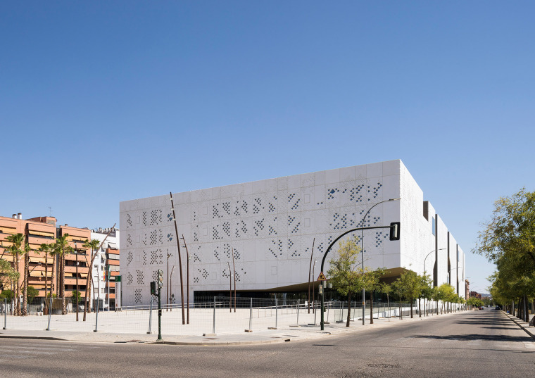 新司法大楼资料下载-西班牙科尔多瓦司法大楼