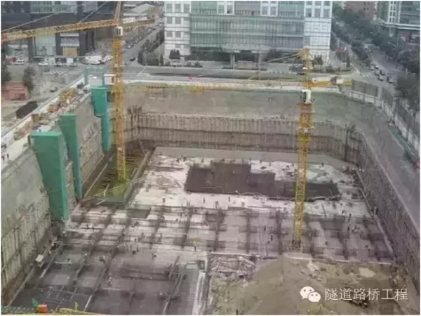 基坑排水与边坡支护资料下载-深基坑边坡支护施工方法与技术