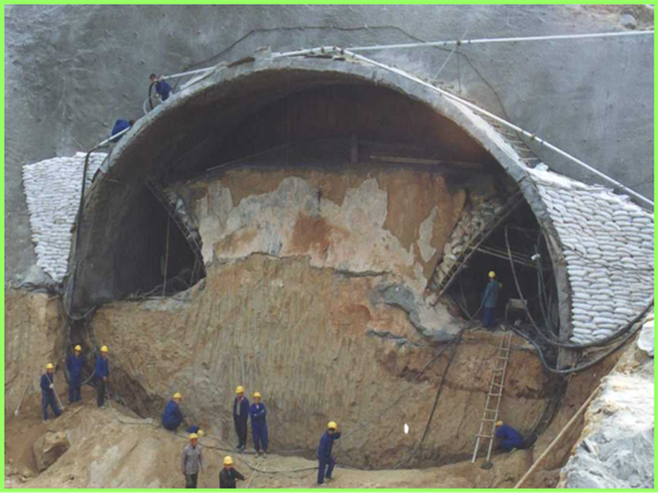 隧道超欠挖控制PPT课件资料下载-隧道施工技术培训课件PPT版（共139页）