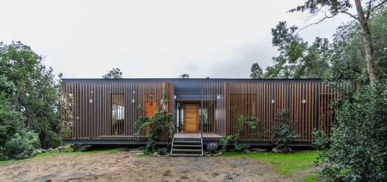 正方形住宅建筑资料下载-智利Olmue住宅