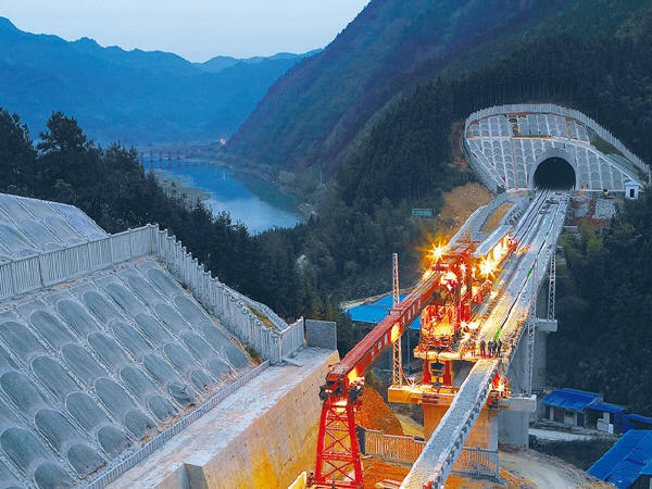 监理项目部质量管理制度资料下载-新建铁路工程项目部现场管理制度186页