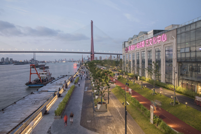 上海民生码头景观-012-huangpu-river-east-bund-riverfront-open-space-design-china-by-atelier-liu-yuyang-architects