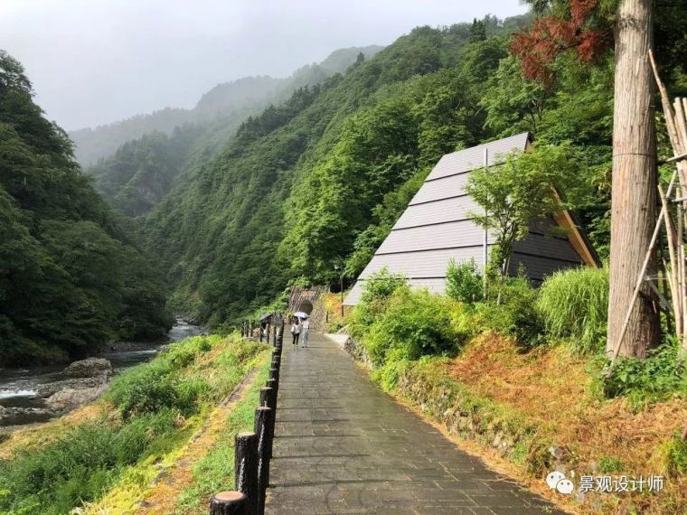 屋顶风貌资料下载-光之隧道，日本 / MAD