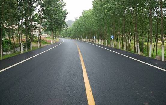 沥青路面标书资料下载-影响沥青路面施工质量因素与对策分析