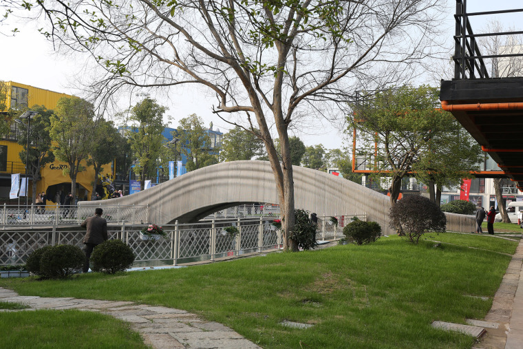 上海混凝土3D打印步行桥-019-the-worlds-largest-concrete-3d-printed-pedestrian-bridge-china-by-tsinghua-university-school-of-architecture-zoina-land-joint-research-center-for-digital-architecture