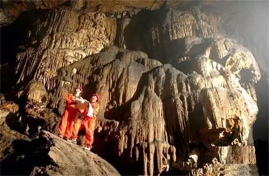 溶洞注浆处理技术资料下载-隧道大型溶洞处理技术（下）