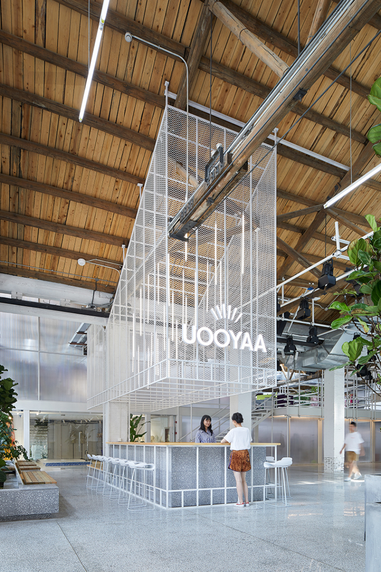 上海UOOYAA品牌办公室-002-Unfinished-Space-UOOYAA-Office-By-XCollective-Design