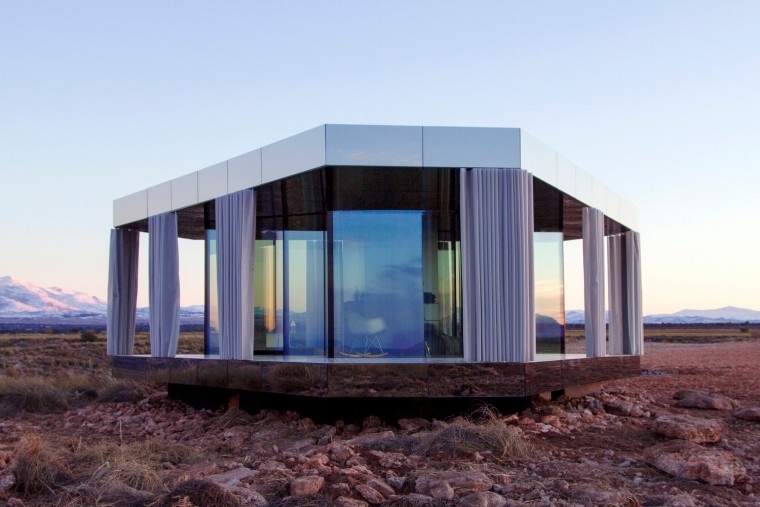 沙漠中的玻璃馆建筑-1 (5)