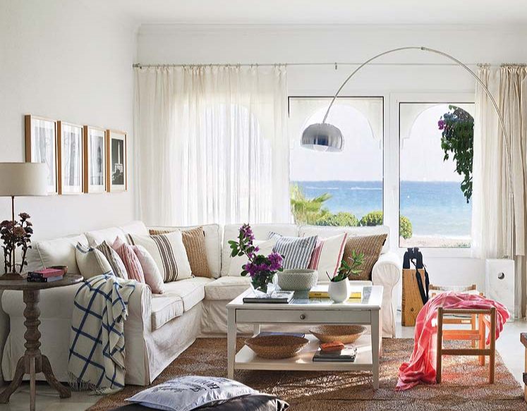 迈阿密海滩的豪华公寓资料下载-纯美观海居蓝白红的海滨公寓室内设计实景图