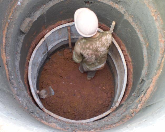 挖孔桩流砂涌水资料下载-人工挖孔桩质量与安全预防措施