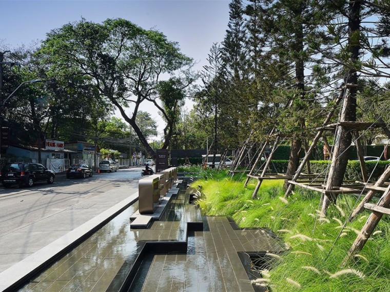 泰国花园景观资料下载-泰国Morph38公寓景观