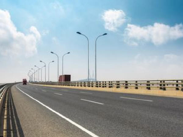 高速公路跨线施工难点资料下载-枣菏高速公路跨京九铁路转体桥正式开工