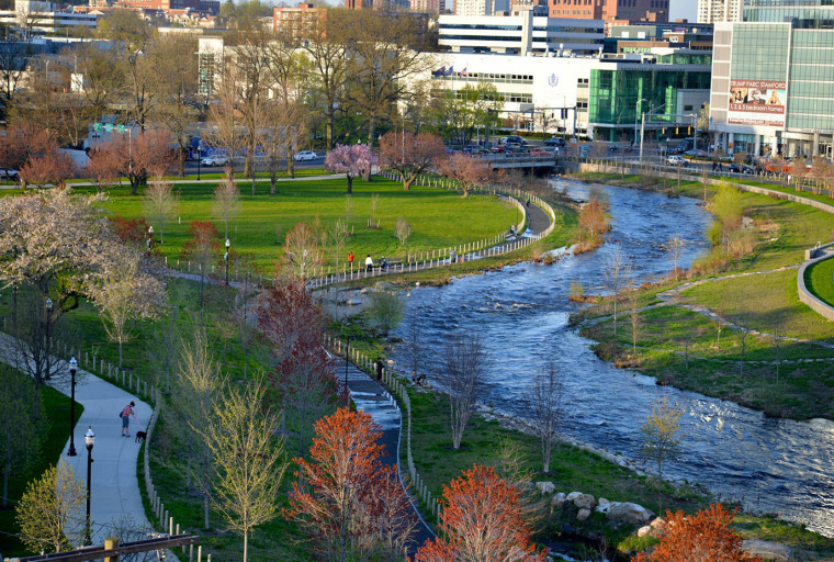 斯坦福市弥尔河公园资料下载-弥尔河公园和绿色廊道景观