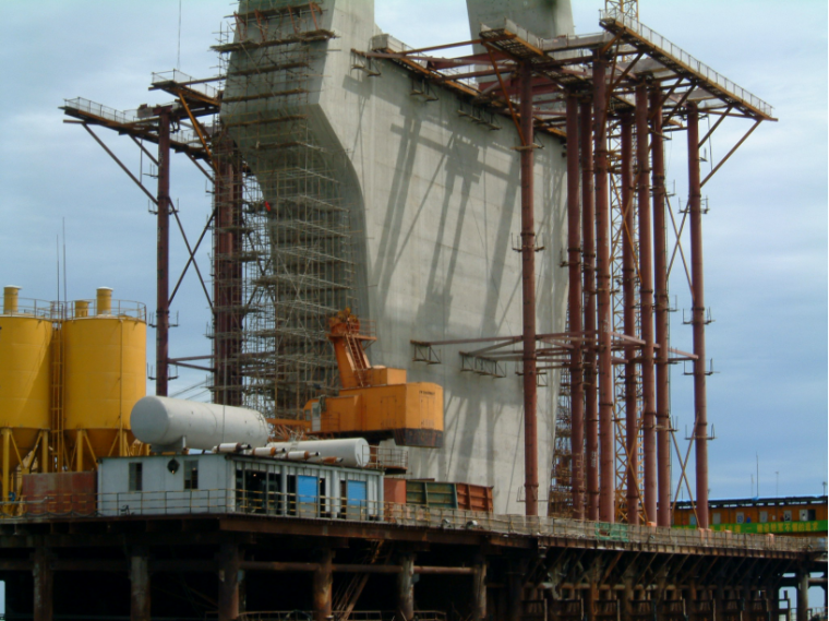 卢浦大桥施工技术资料下载-[河北工程大学]东海大桥施工技术（共75页）