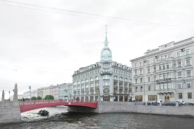 商场室内栏杆资料下载-圣彼得堡的这个商场，连自拍室都为你准备好了