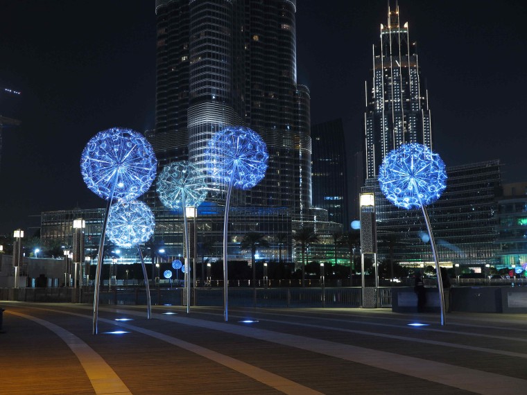 景观灯详图cad资料下载-迪拜蒲公英景观灯装置