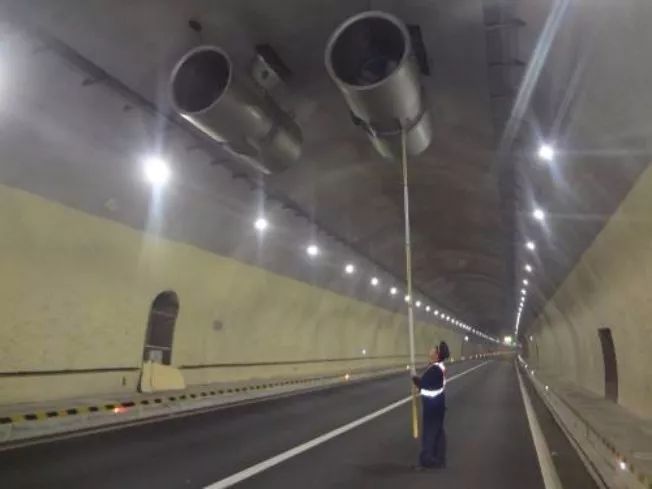 特长隧道工程通风的施工技术_3