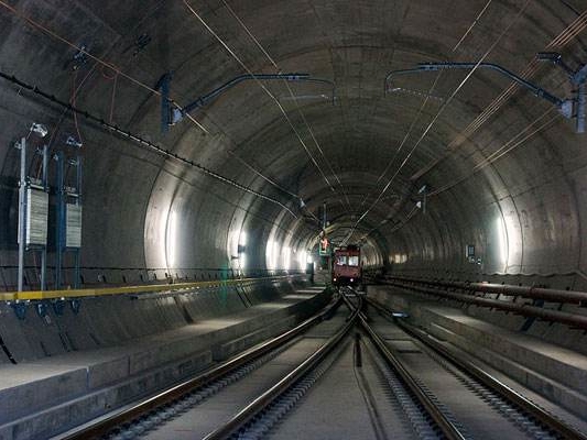 隧道附属建筑物资料下载-最新铁路隧道标准规范word版本（共94页）