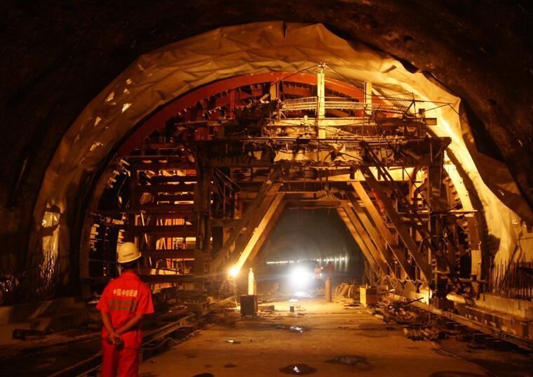隧道工程施工图册资料下载-高速公路施工标准化技术指南PPT（隧道工程第三部分，153页）