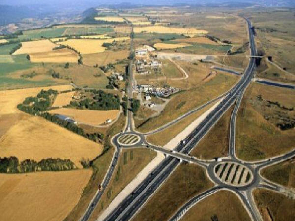 二级公路中修资料下载-细谈法国道路养护体制与技术