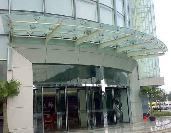 坡道雨棚图纸资料下载-天津安装玻璃雨棚结构图