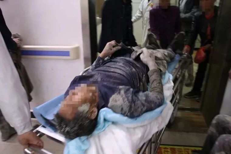 吊篮事故案例集锦视频资料下载-惨烈！桂林一工地发生坍塌事故，现场多人受伤！