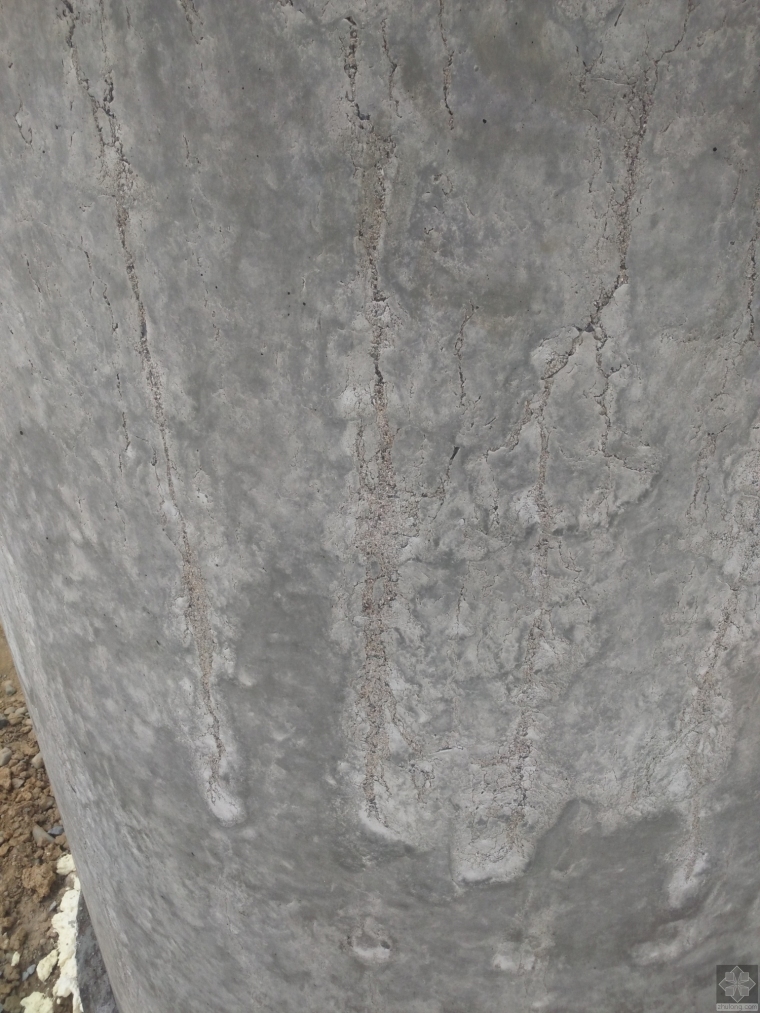 混凝土水纹资料下载-打混凝土立柱出现大量水纹