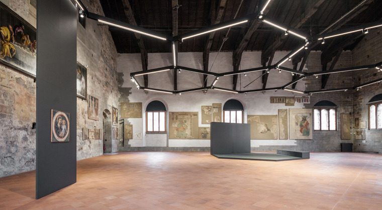 意大利六边形展览装置-009-New-installation-in-Sala-delle-Capriate-By-CN10ARCHITETTI
