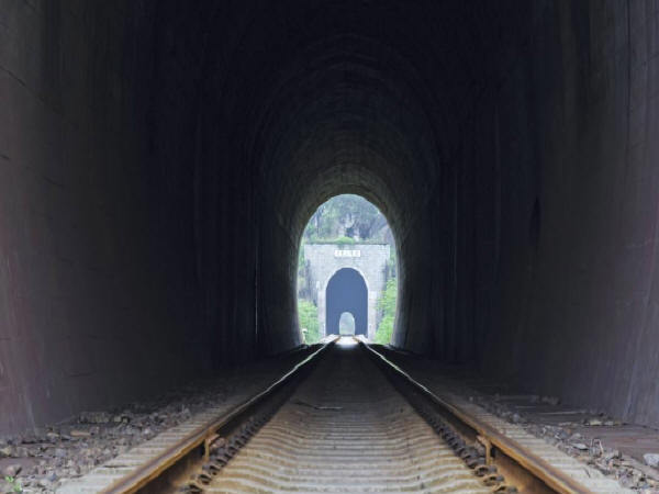 隧道测量组织资料下载-铁路隧道测量特点