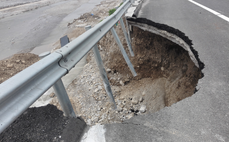 地基稳定性分析与处理技术资料下载-高速公路路基稳定性与施工控制技术课件（PPT，126页）