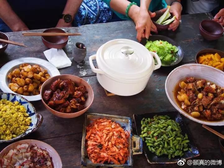 每天吃有机食品，靠玩泥巴成名！_20