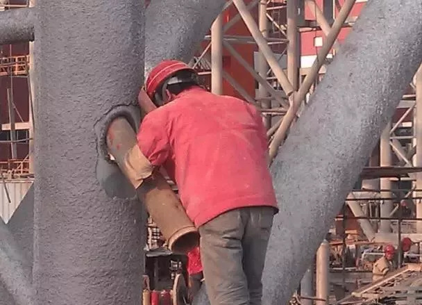 钢管混凝土结构施工工法资料下载-超高钢管混凝土柱混凝土一次泵送顶升施工工法