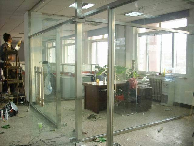 玻璃门框构造资料下载-蓟县安装玻璃隔断完美呈现