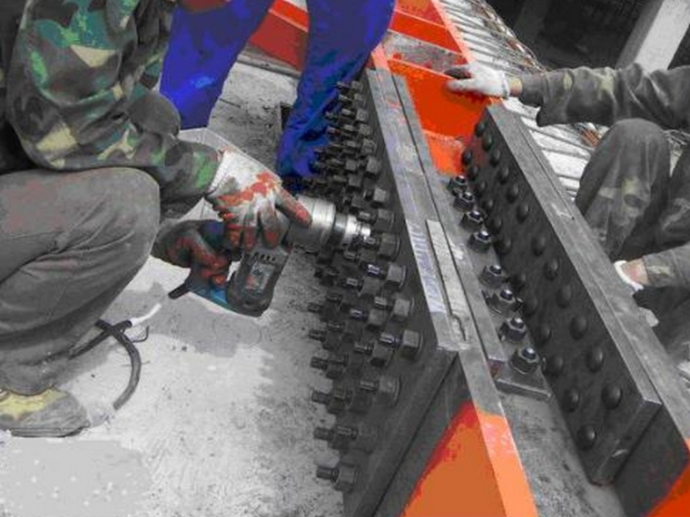 焊接螺栓球网架施工方案资料下载-敦煌国际酒店高强螺栓专项施工方案