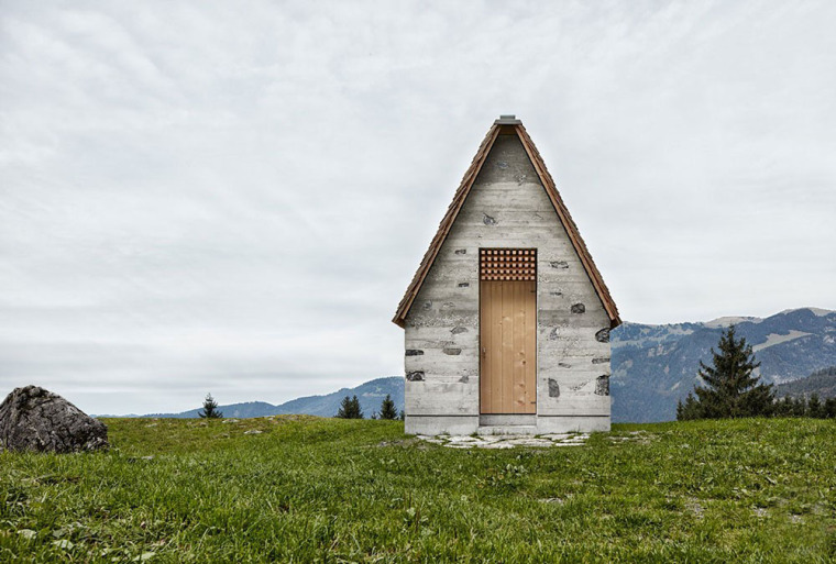法国阿尔卑斯木屋资料下载-阿尔卑斯山小教堂