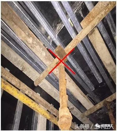 梁拆除注意事项资料下载-建筑工程模板施工质量问题注意事项及模板工程照片汇总