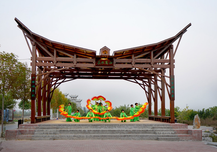 淄博山头村凤凰山山门与舞台景观-027-mountain-gate-and-stage-design-of-fenghuang-mountain-of-shantou-village-china-by-farmerson-architectschina-new-rural-planning-and-design