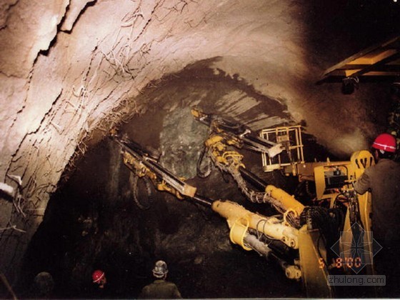 隧道爆破装药结构资料下载-埋深257m隧道爆破设计（方案）