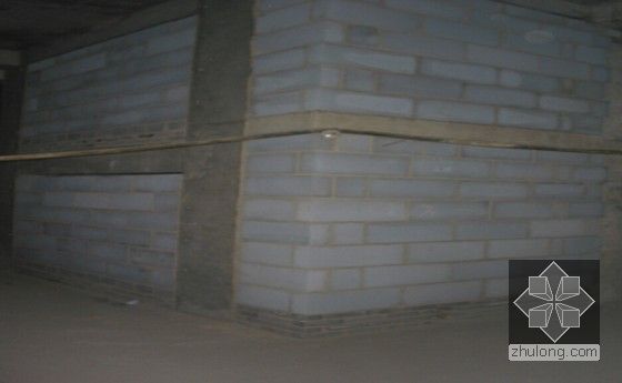 [深圳]住宅楼工程质量样板间引路方案（附节点图）-墙中设置圈梁