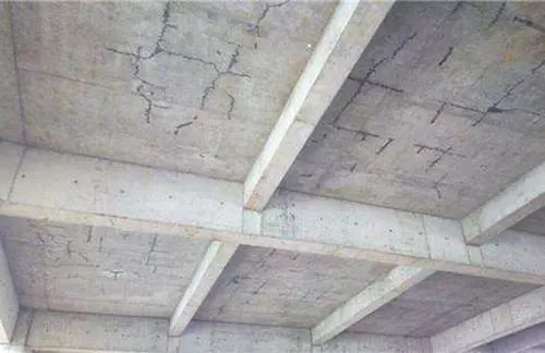 钢管混凝土钢管内钢筋骨架资料下载-现浇钢筋混凝土楼板裂缝及处理